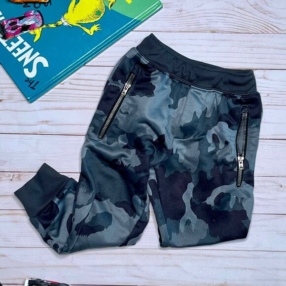 Hurley 4 Piece Bundle - Picture 5 of 6